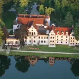 Zamek Rycerski Podewils w Krągu: Historia, luksus i atrakcje hotelowe