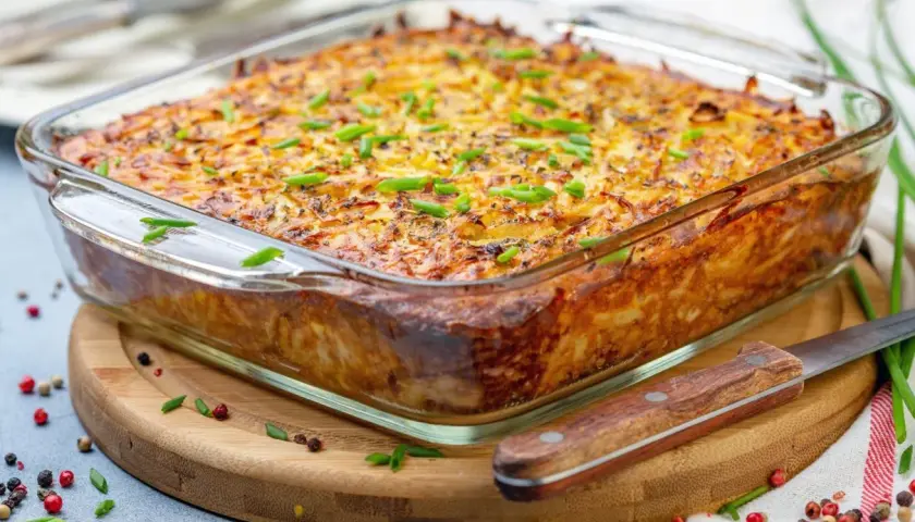 Prosta zapiekanka z kapusty i mięsa mielonego na zimowe dni