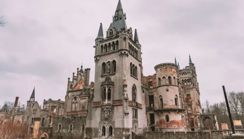 Zamek w Kopicach dawniej: tajemnice historii, właściciele i zapomniane detale architektury