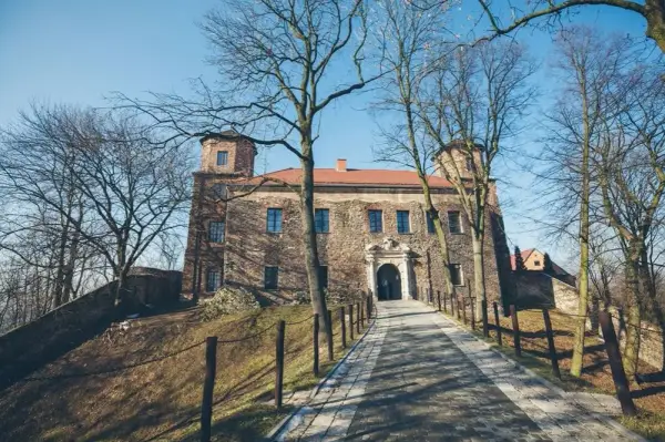 Zamek w Toszku: historia, zwiedzanie i praktyczne informacje dla turystów